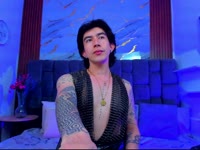 I am a dominant, elegant and burning queen. My gaze catches you, my voice seduces you and my show will make you give up without going back.