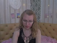 My name is Nicole and this is all new to me, I am a very shy woman and only open up at the end.