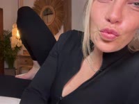 hi chickennugget ,am cyberchickie aka maria, am always in for a naughty and horny conversation and love attention and of course sex, do you want to know more? come and ask me quickly  xx from this chickie