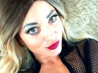 girl sexcam LionessoneForu