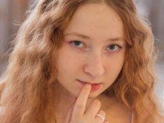 naughty cam MadgeRemerez