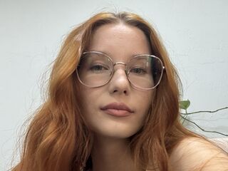 cam girl playing with vibrator MonicaHampton