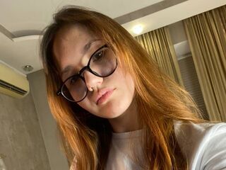 beautiful cam girl SilvanaTopps
