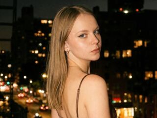 camslut webcam video SophiePeachy