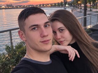 webcamgirl fucked in front of the cam LukasAndAnya