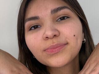 sexy cam girl AdriaKunstlinger