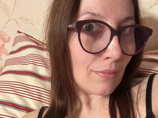 naked girl with webcam masturbating with sextoy AlanyssLyon