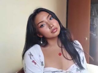 camgirl masturbating with vibrator AlejaGreco