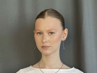 naked camgirl photo AlexiaBedar