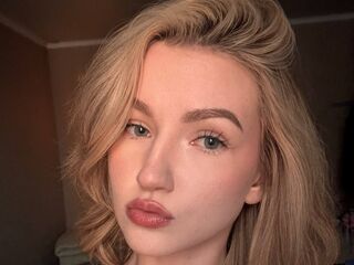 naked webcamgirl video AmyConnelly