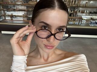 teaser webcam AriaMonro