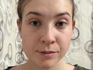 camgirl masturbating with dildo BuenaRiblet