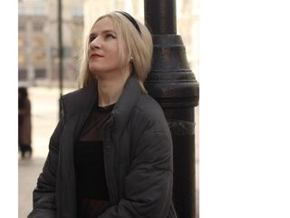 beautiful camgirl CarinGoodwin