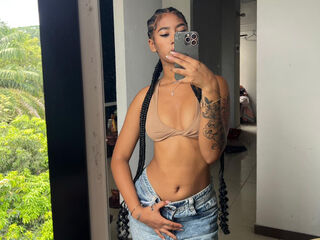 camgirl spreading pussy CarolineCartson