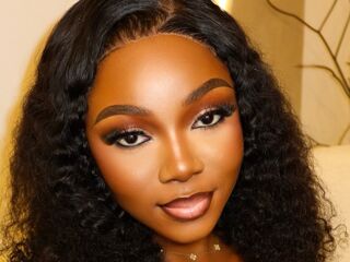 camgirl showing tits CassieCee