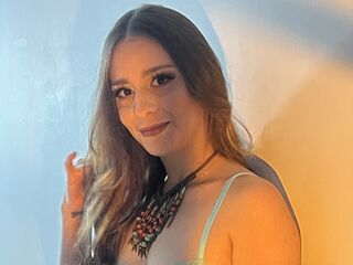 naughty camgirl masturbating with vibrator CrissyEvans