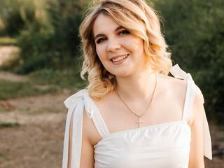 camgirl picture DemetriceAkpan