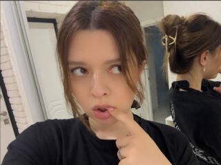 naked cam girl gallery DevonaChurchey