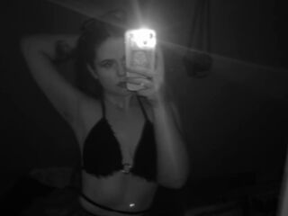 girl webcam DoloresHuesing