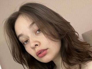 topless webcam girl EmmaHigher