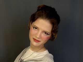 camgirl playing with sextoy IrisKemp