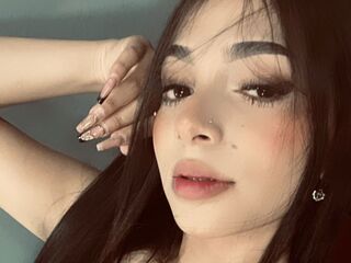 topless camgirl IsabellaVerona
