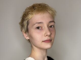 naughty JenelleBarette