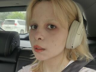 camwhore shaving pussy JillianOng