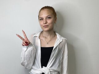 naked webcam girl KarineBrinkmeyer