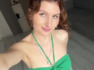 camslut KarmenZeinert