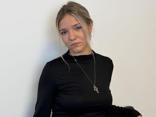 cam girl webcam KeiraTullier