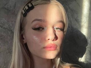 fingering webcamgirl KianaStark