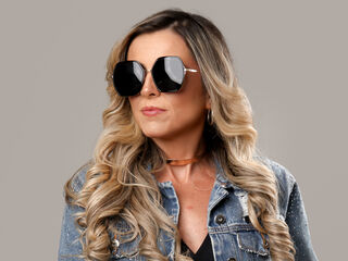 fingering girl KiaraMoraes