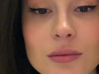 naked cam chatroom KrystinTuchman