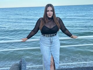 chat room live show LeillaTvin