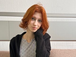 nude cam photo LettyAegerter