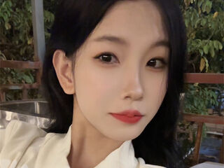 cam whore livesex LianaWuy