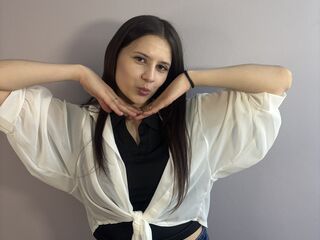 cam girl playing with dildo LornaInglin