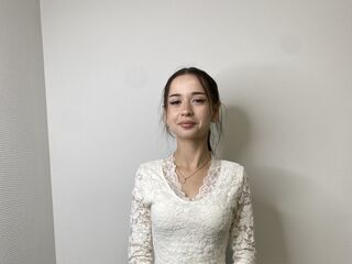 camgirl spreading pussy LouiseUsie