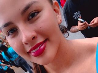 free chat room MiaRosele