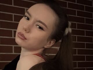 naked girl with webcam masturbating with vibrator MilaLyra