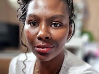 topless girl MilkyMarie