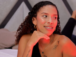 camgirl masturbating with sex toy NicoleBakker