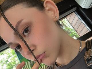 camslut showing pussy RebbecaKennemer