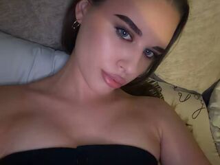 naughty cam picture RhiannonJumper