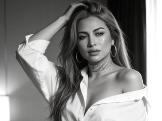 hot cam girl masturbating with dildo RoseAdamm