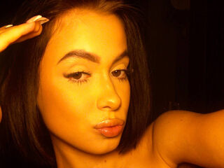 cam girl masturbating with vibrator RuthieMichieli