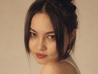 camwhore masturbating with vibrator SeeBugl