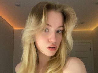 naked camgirl masturbating with vibrator ShalandaDaghita