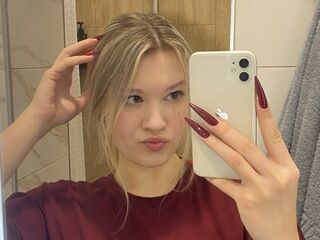 naked camgirl picture SkyeDavi